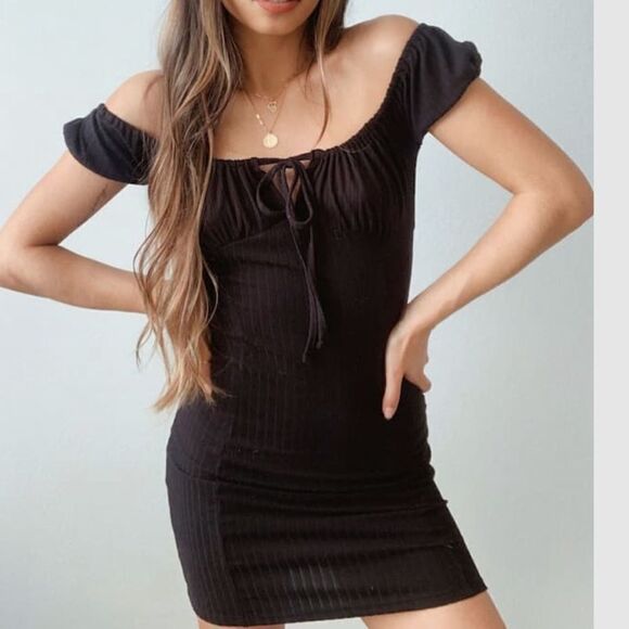 Black mini dress - Picture 1 of 2